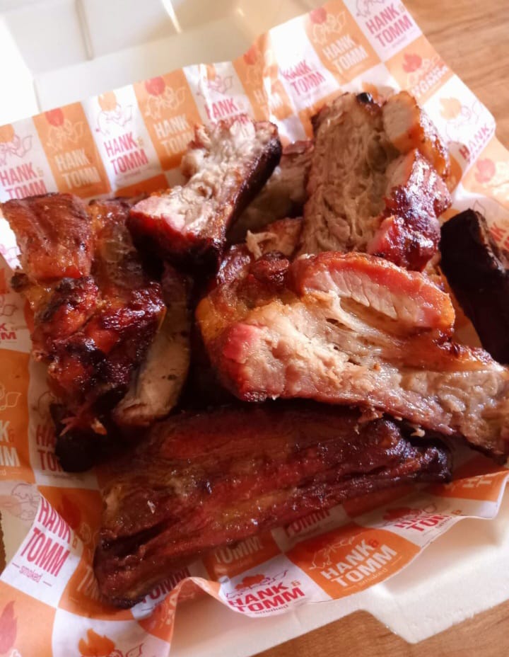HANK Y TOMM SMOKED 11
