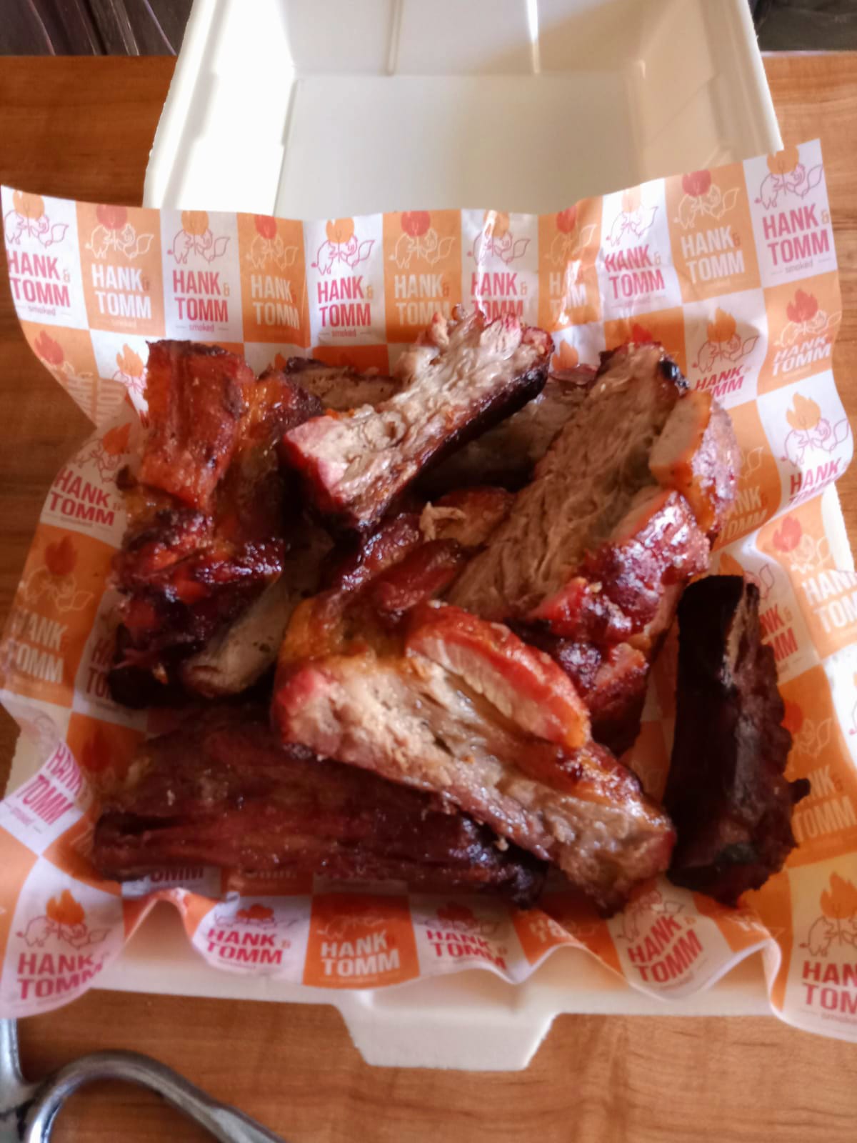 HANK Y TOMM SMOKED 2