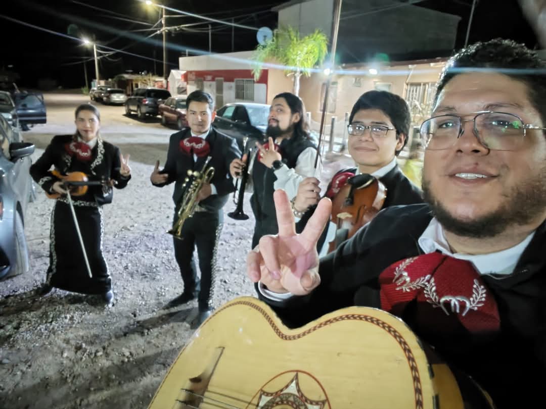 Mariachi Jalisco de cd Delicias 5