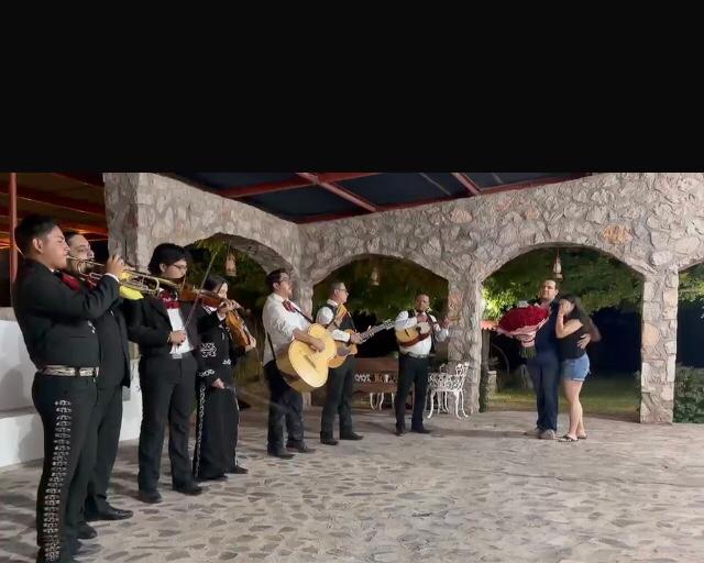 Mariachi Jalisco de cd Delicias 7